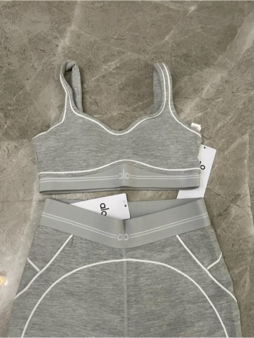 ALO Yoga Light Gray High-Waist Leggings & Matching Sports Bra Set